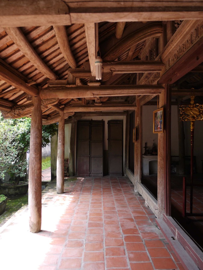 主屋前面の軒下空間 2