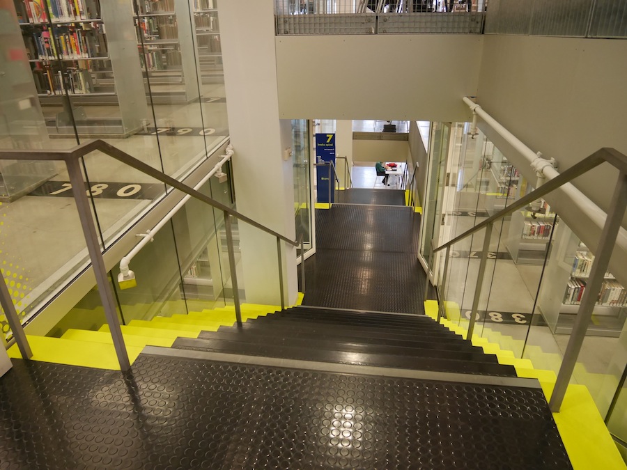 下には「mixing chamber」