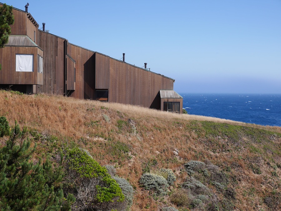 海に臨むシーランチコンドミニアム